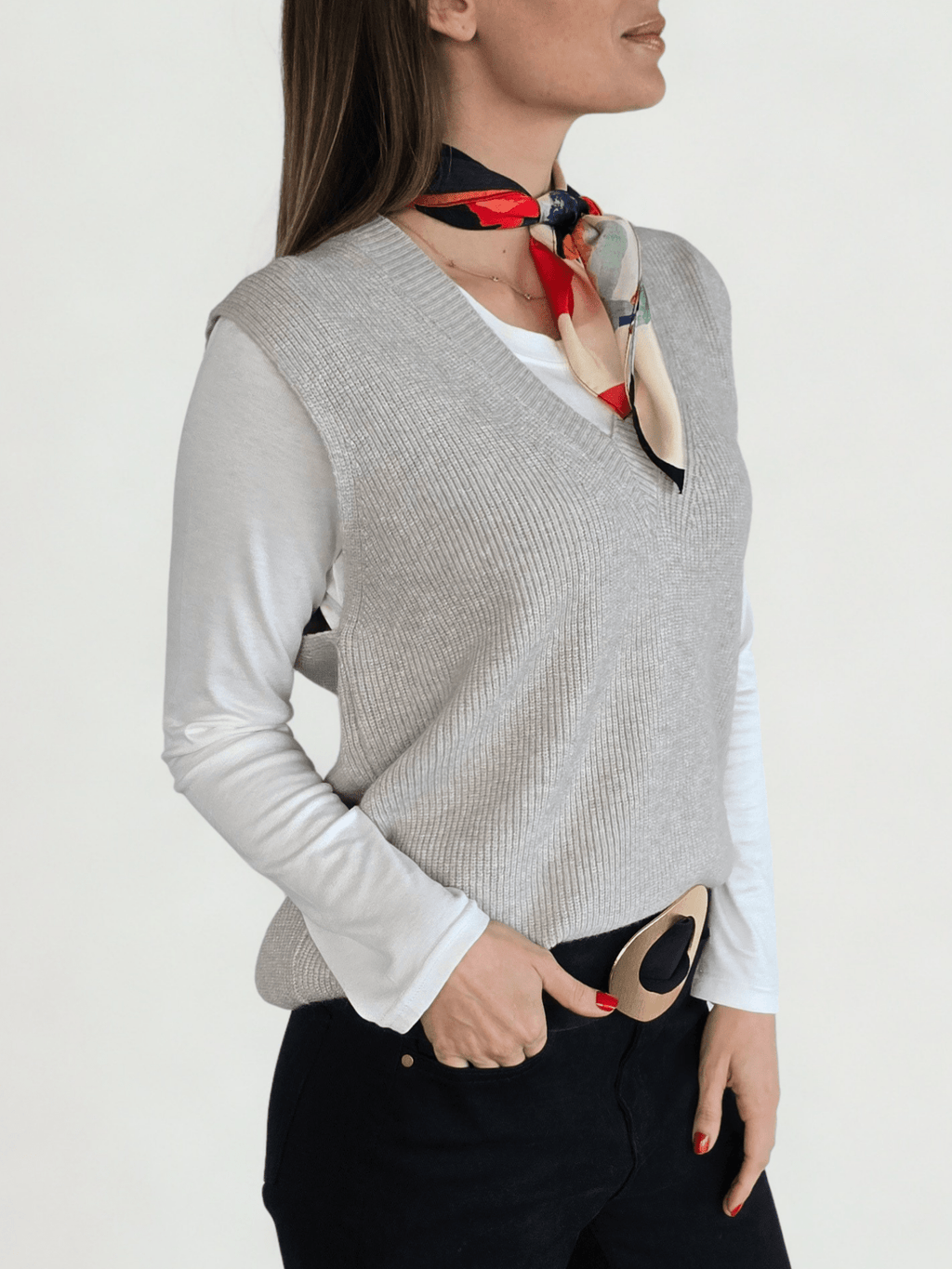 Sweater Sin Mangas Escote en V, color Beige
