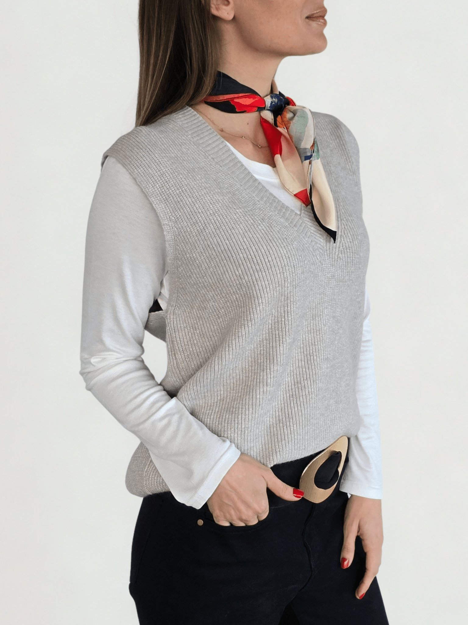 Sweater Sin Mangas Escote en V, color Beige