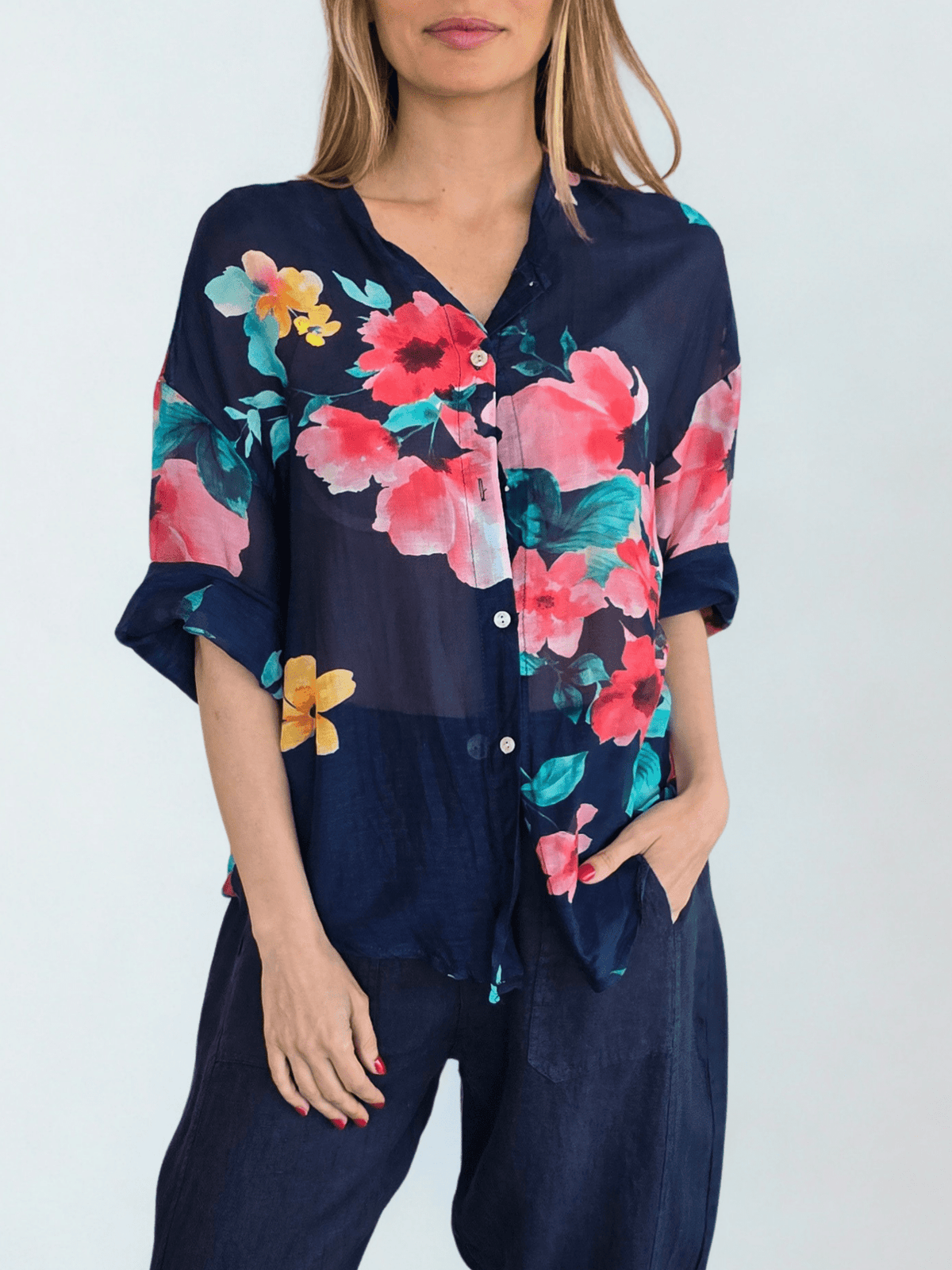Blusa Italiana Floreada, fondo Azul