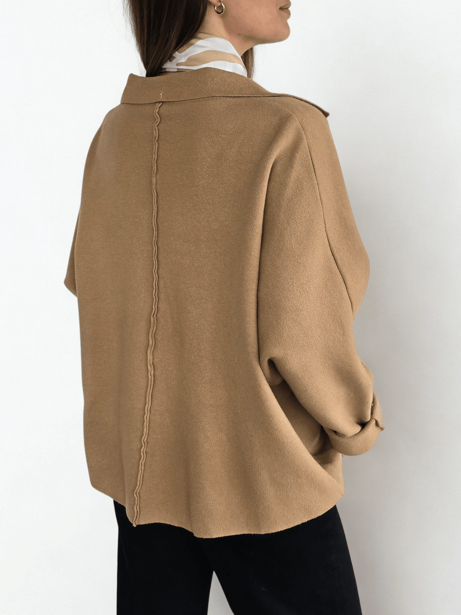 Chaqueta tipo blazer tejida, color camel