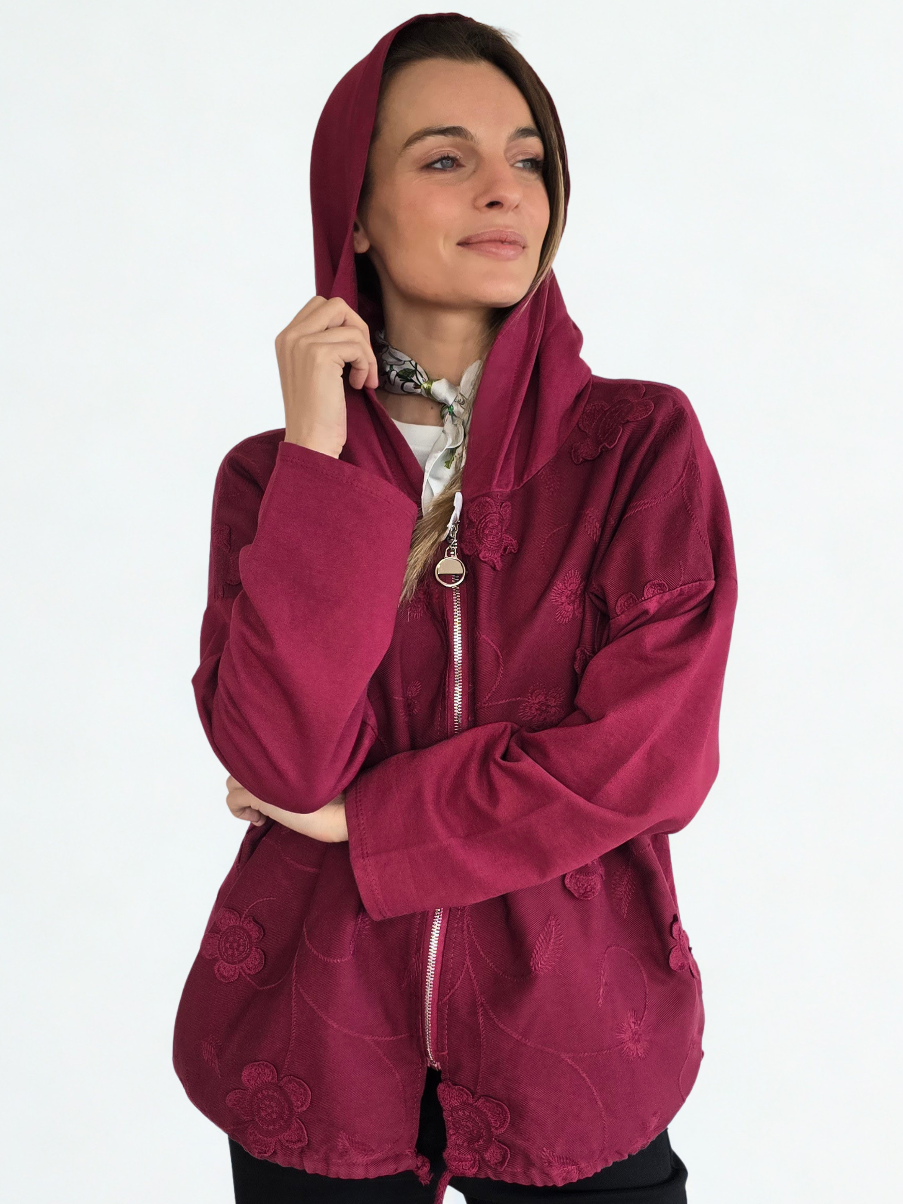 Chaqueta Italiana Bordada, color Guinda