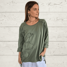 Cargar imagen en el visor de la galería, Polerón Italiano Bordado, color Verde
