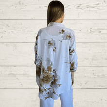Cargar imagen en el visor de la galería, Blusa Estampada, fondo Blanco
