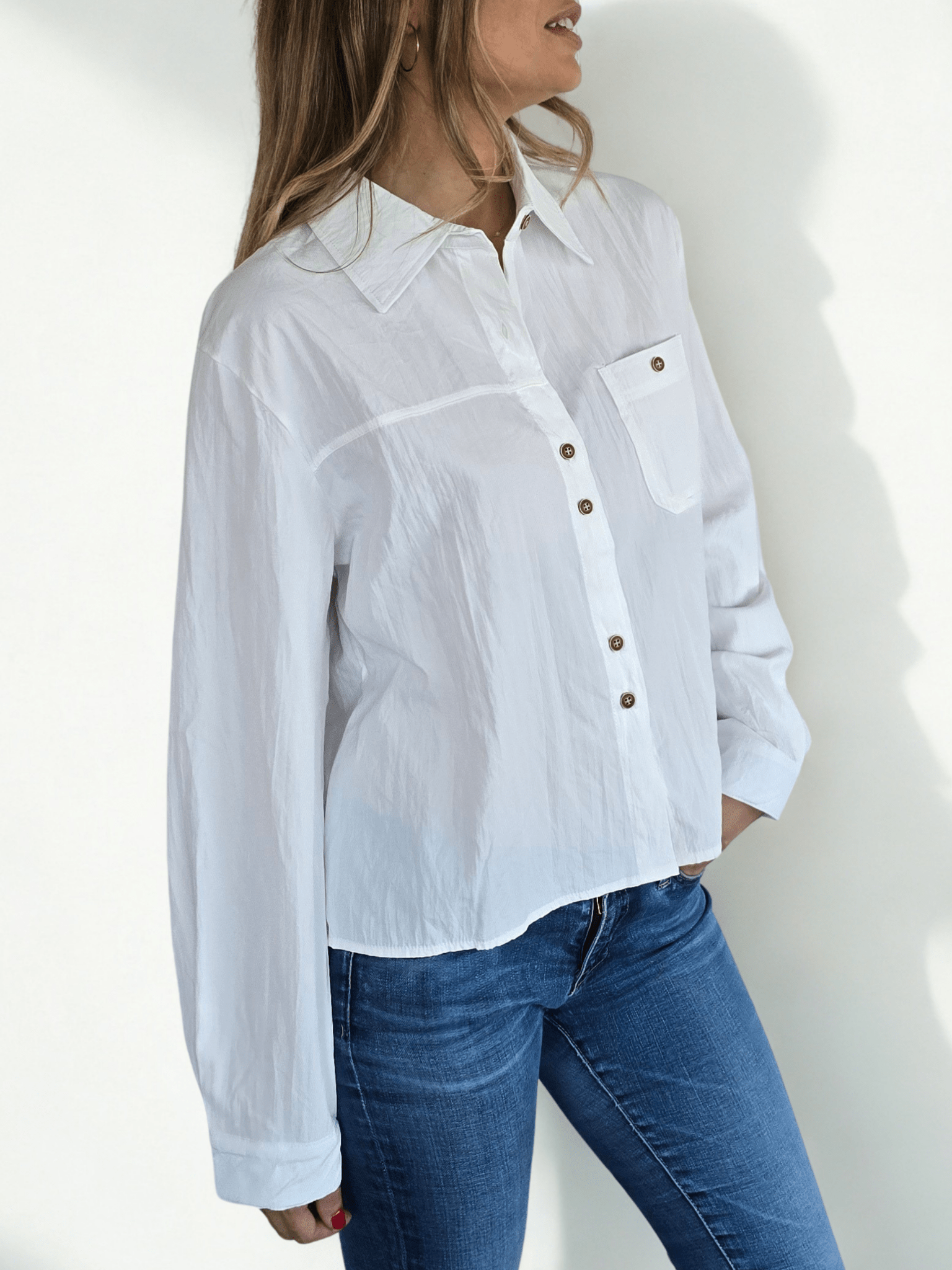 Blusa un bolsillo, color Blanco