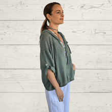 Cargar imagen en el visor de la galería, Chaqueta Italiana con gorro, color Verde
