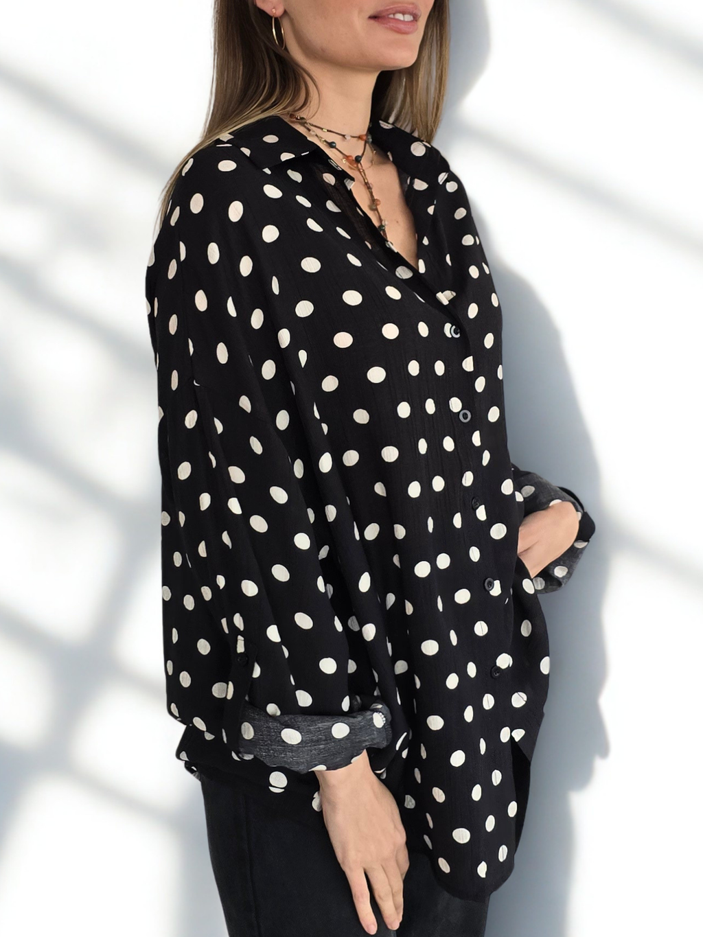 Blusa Lunares, color Negro
