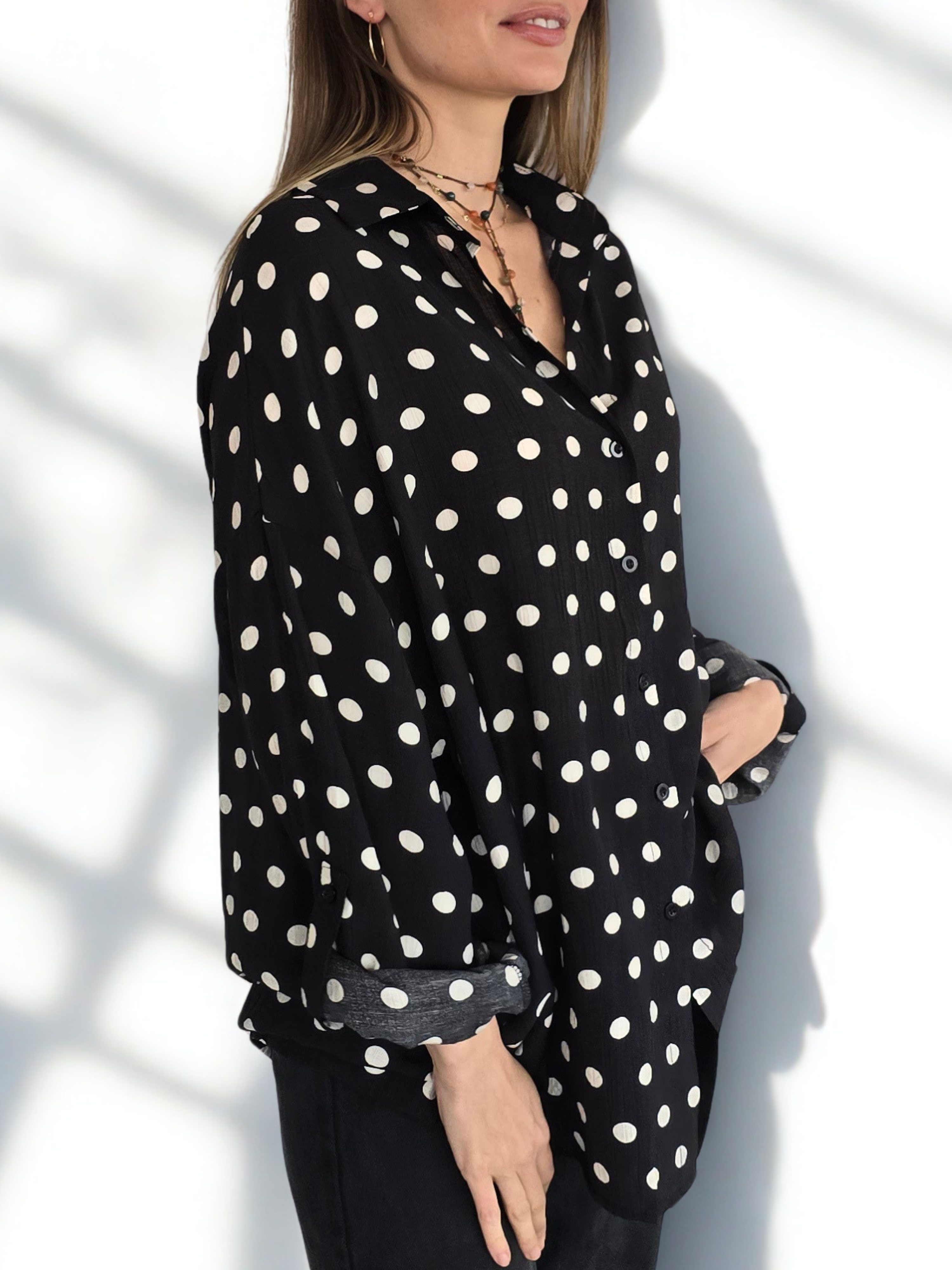 Blusa Lunares, color Negro