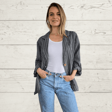 Cargar imagen en el visor de la galería, Chaqueta Blazer de Lino Italiano Rayado, fondo Gris
