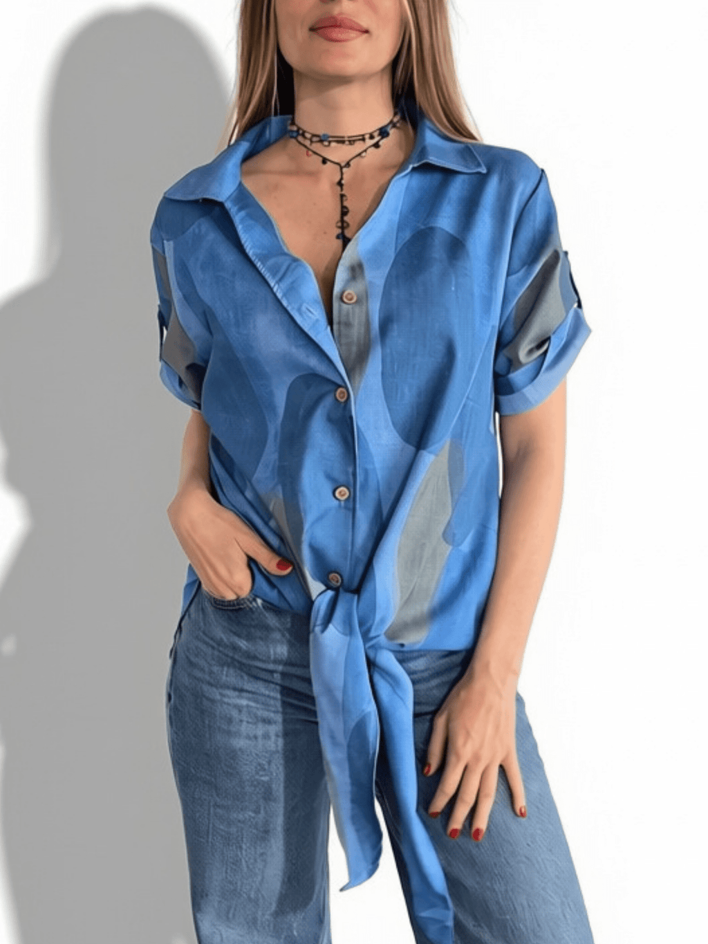 Blusa Estampada con Nudo, fondo Azul
