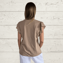 Cargar imagen en el visor de la galería, Polera con manga Bordada, color Tostado
