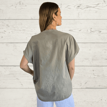 Cargar imagen en el visor de la galería, Blusa Italiana Bordada, color Taupe
