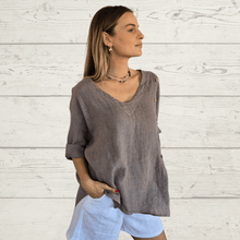 Cargar imagen en el visor de la galería, Blusa Italiana Positano 100% Lino, color Chocolate
