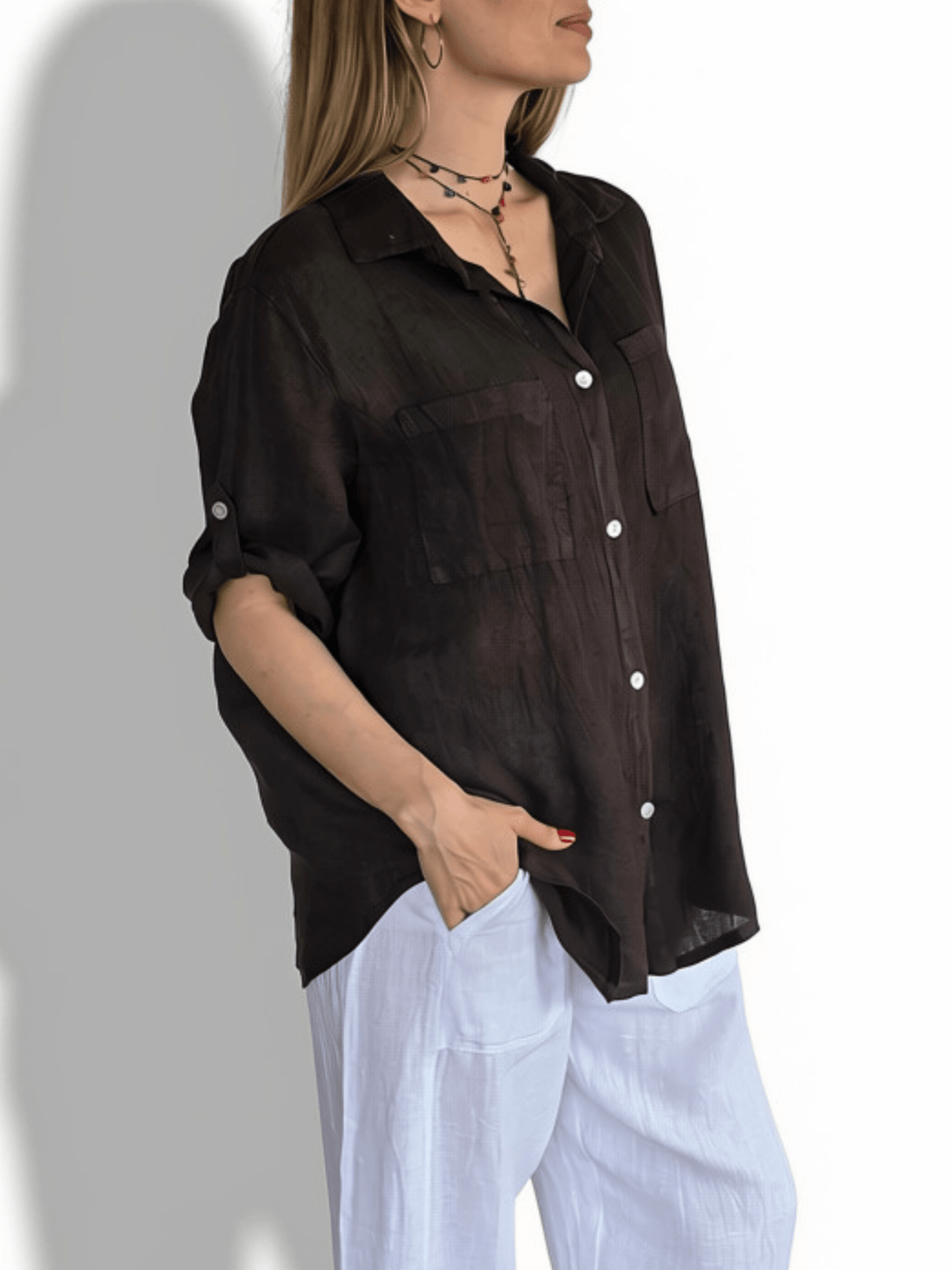 Blusa Italiana 100% Lino Dos Bolsillos, color Chocolate