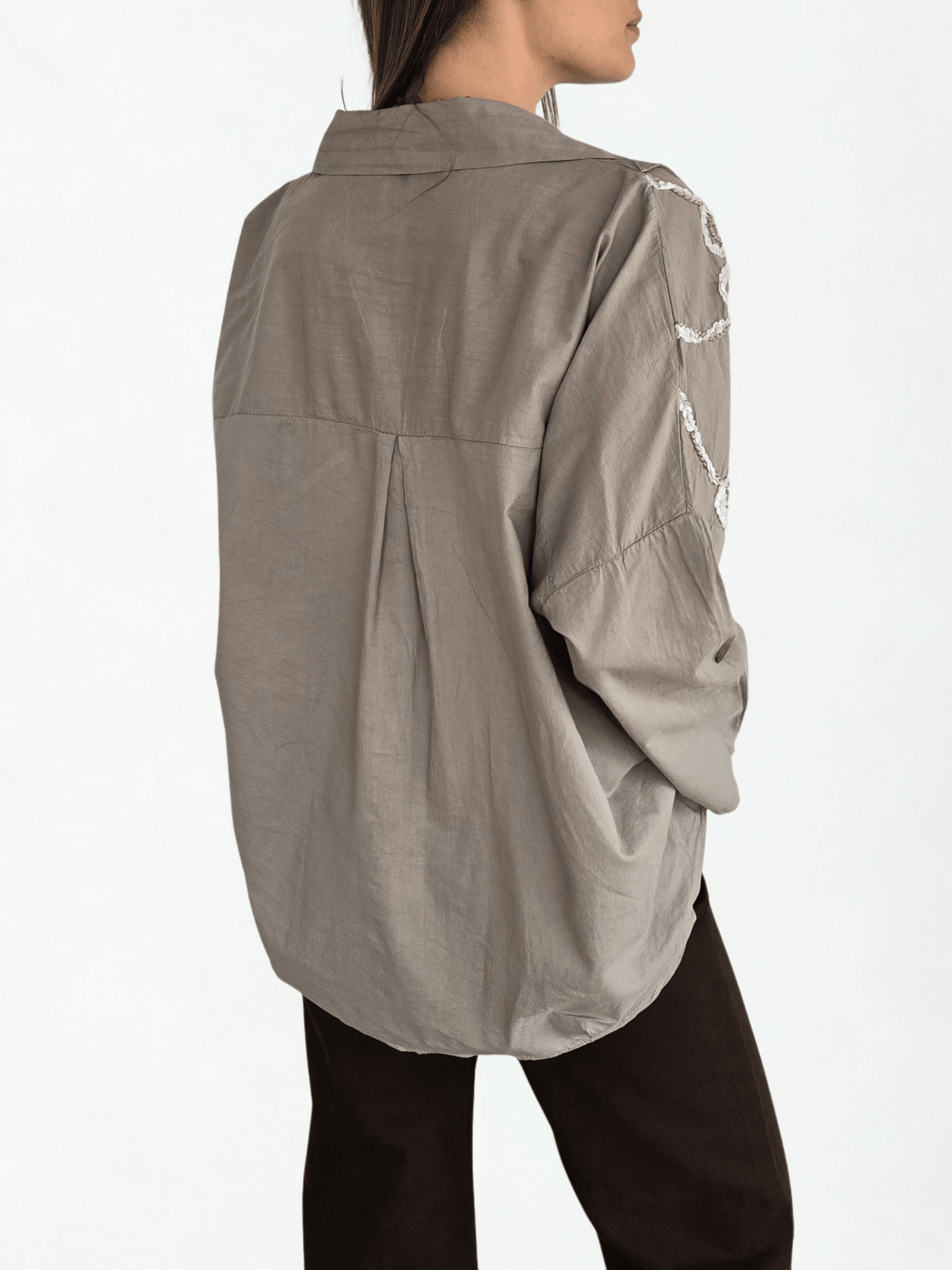 Blusa Italiana Bordada, color Taupe