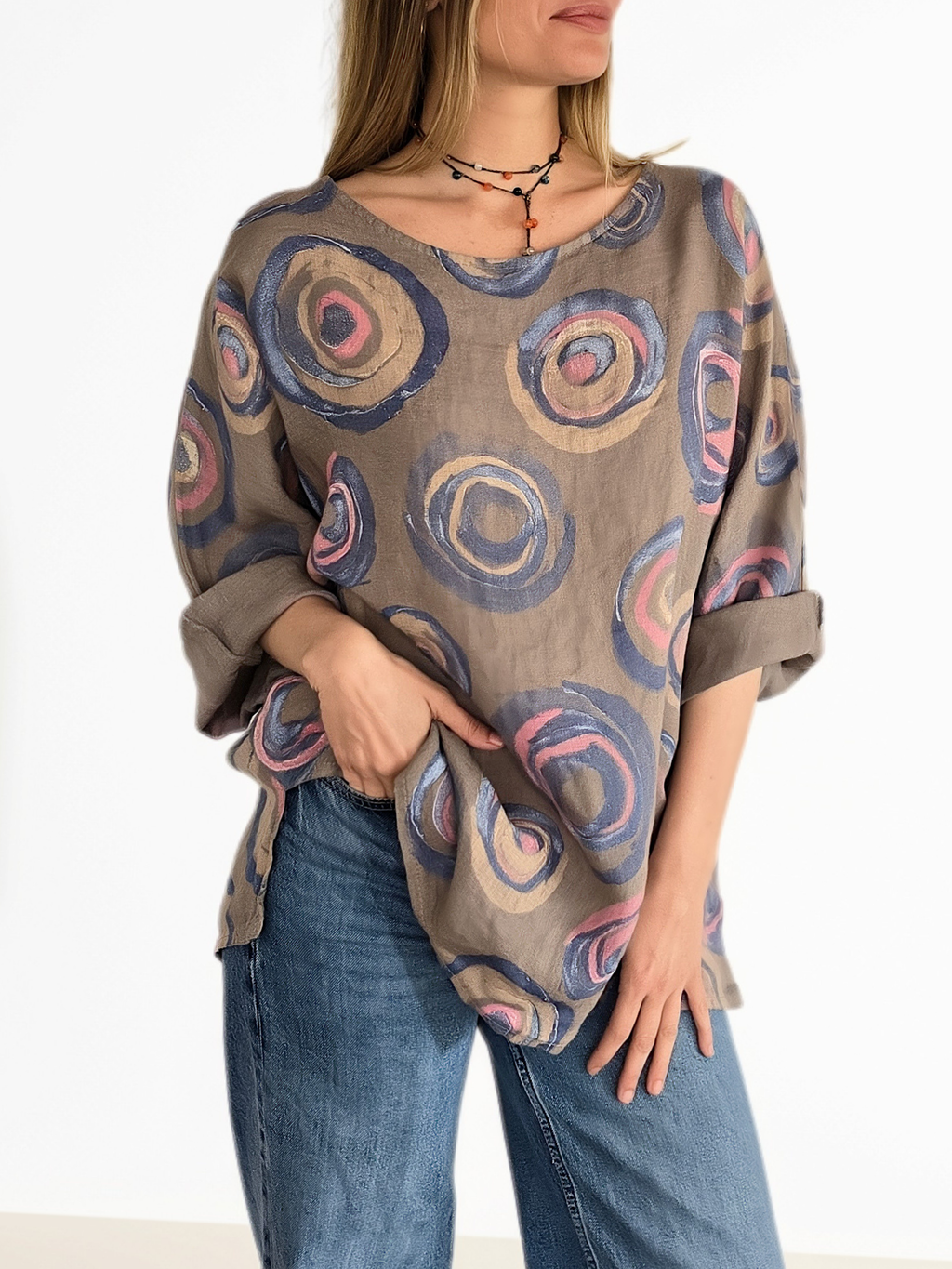 Blusa Italiana Estampado Ciculos, fondo Taupe