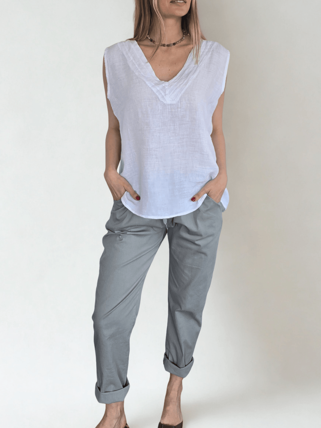 Blusa Italiana 100% Lino escote en V, color Blanco