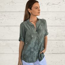Cargar imagen en el visor de la galería, Blusa Italiana Milán, color Verde

