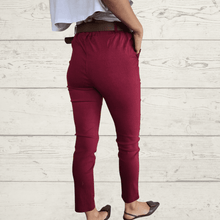 Cargar imagen en el visor de la galería, Pantalón Jogger Italiano,color Burdeo
