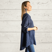 Cargar imagen en el visor de la galería, Blusa Italiano 100% Lino, color Azul Marino
