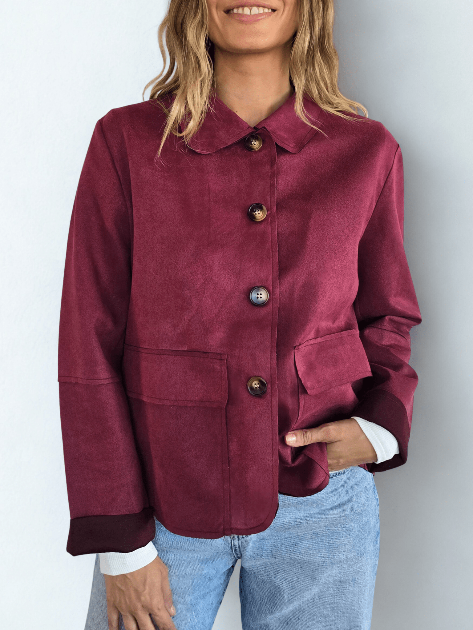 Chaqueta corta tipo Gamuza, color Burdeo