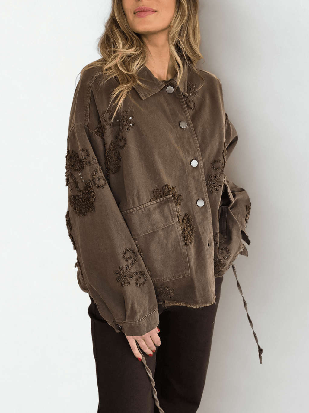 Chaqueta Italiana Bordada, color Chocolate