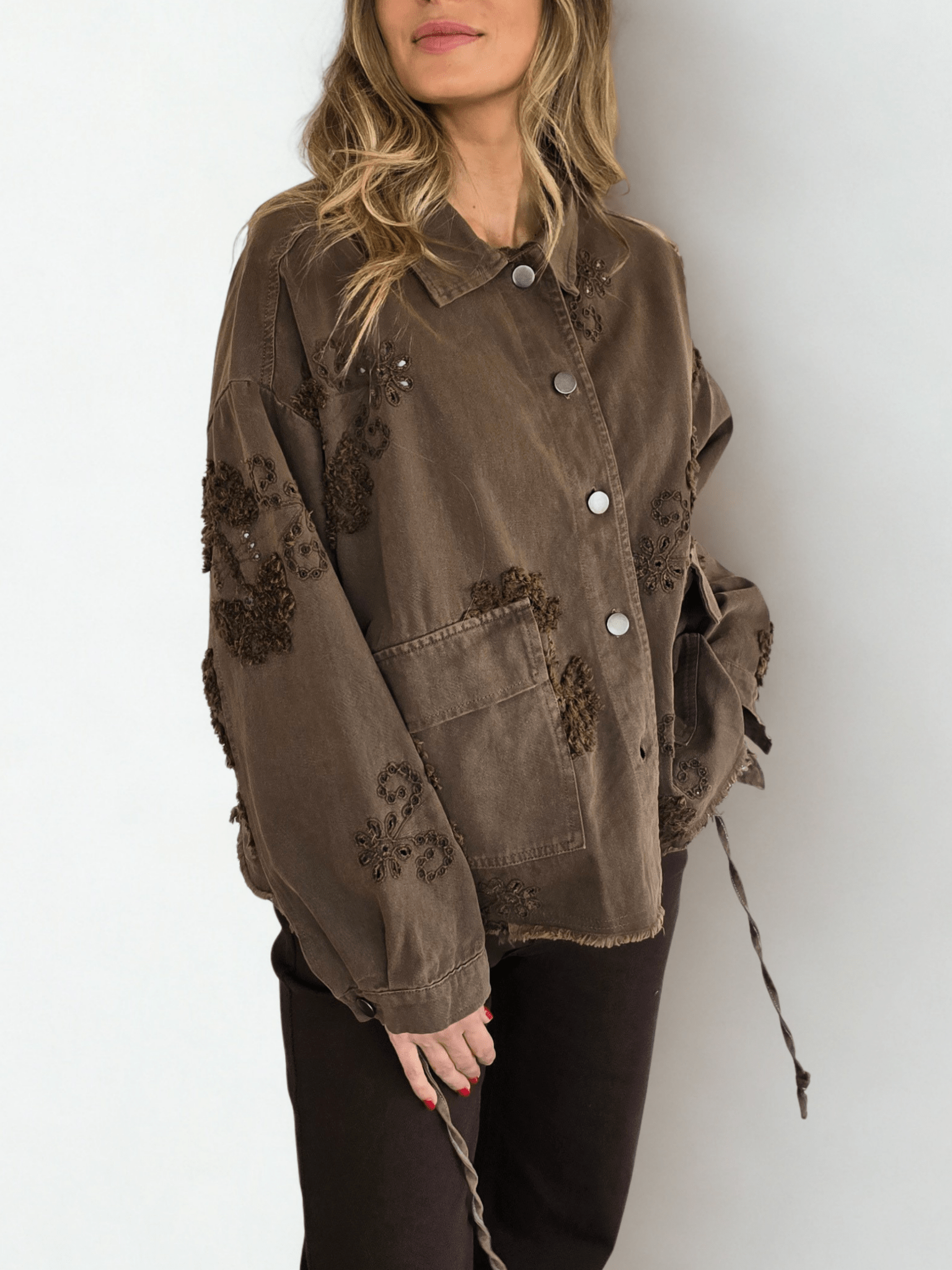 Chaqueta Italiana Bordada, color Chocolate