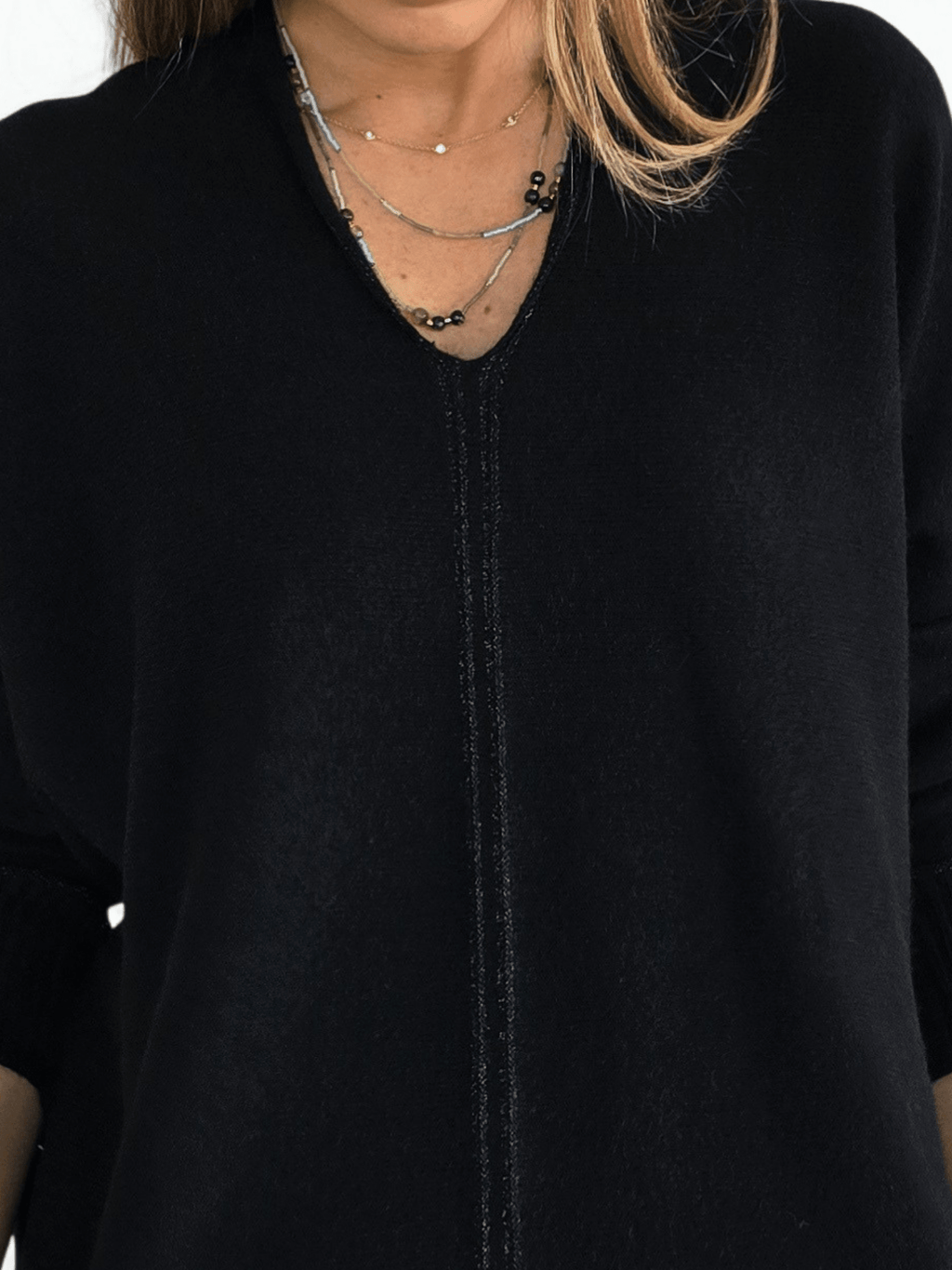 Sweater escote en V con ribete, color Negro