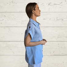 Cargar imagen en el visor de la galería, Blusa botón hombro, color Celeste

