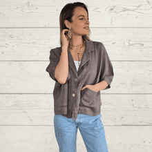 Cargar imagen en el visor de la galería, Chaqueta Italiana de Lino dos botones, color Chocolate
