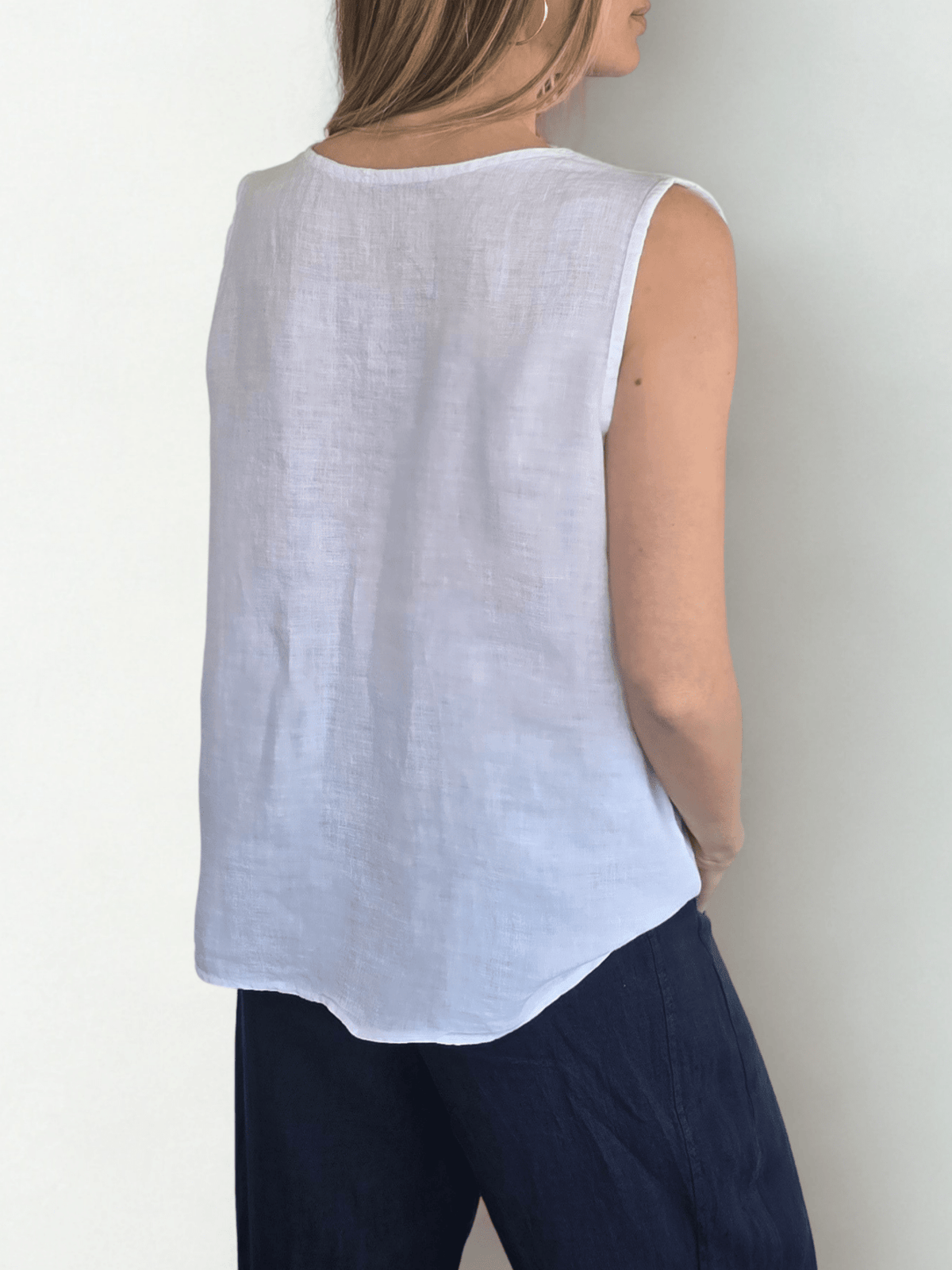 Blusa Italiana 100% Lino escote en V, color Blanco