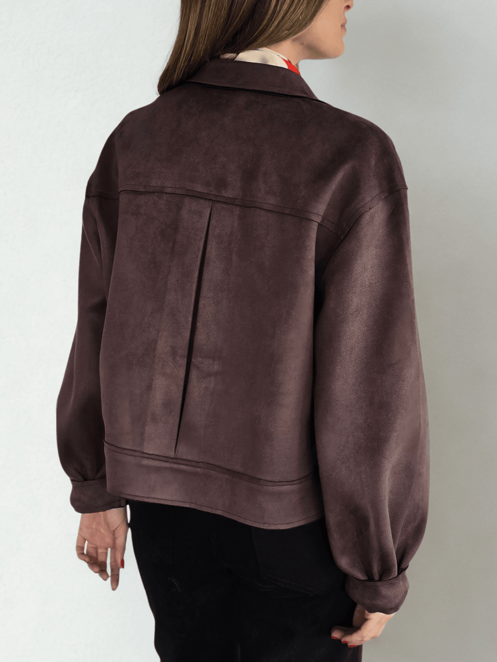 Chaqueta tipo Gamuza, color Chocolate