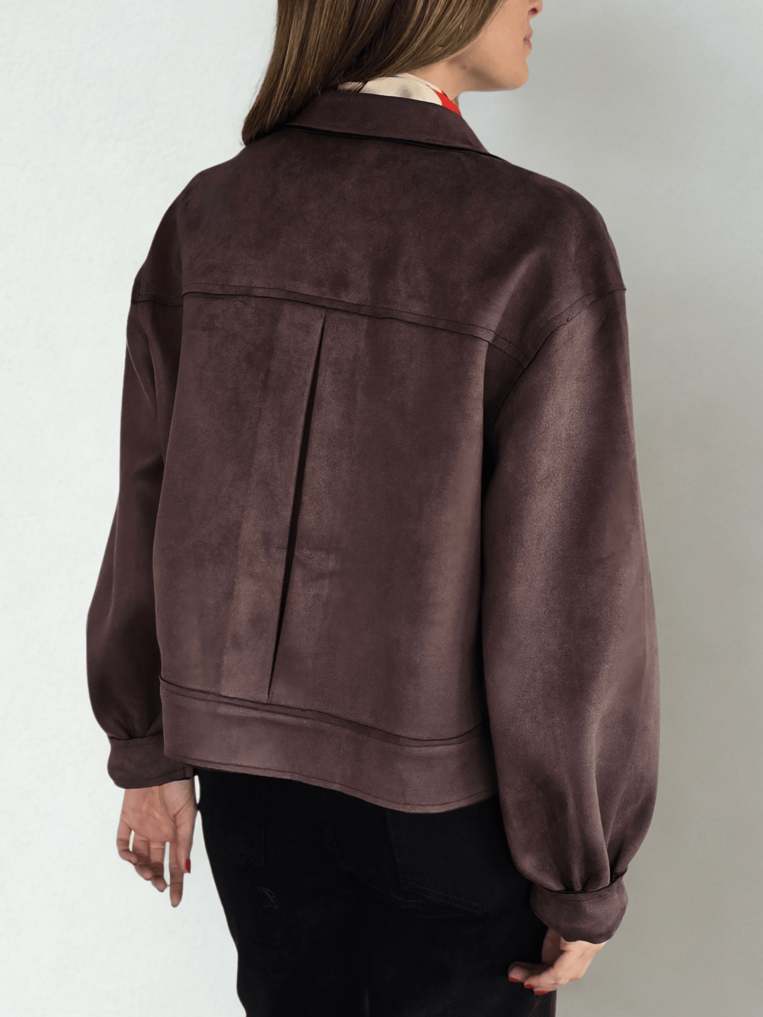 Chaqueta tipo Gamuza, color Chocolate