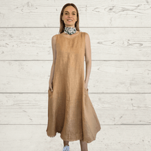 Cargar imagen en el visor de la galería, Vestido de Lino Italiano basta desflecada, color Camel
