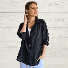Cargar imagen en el visor de la galería, Blusa Italiana rayada, color negro con gris
