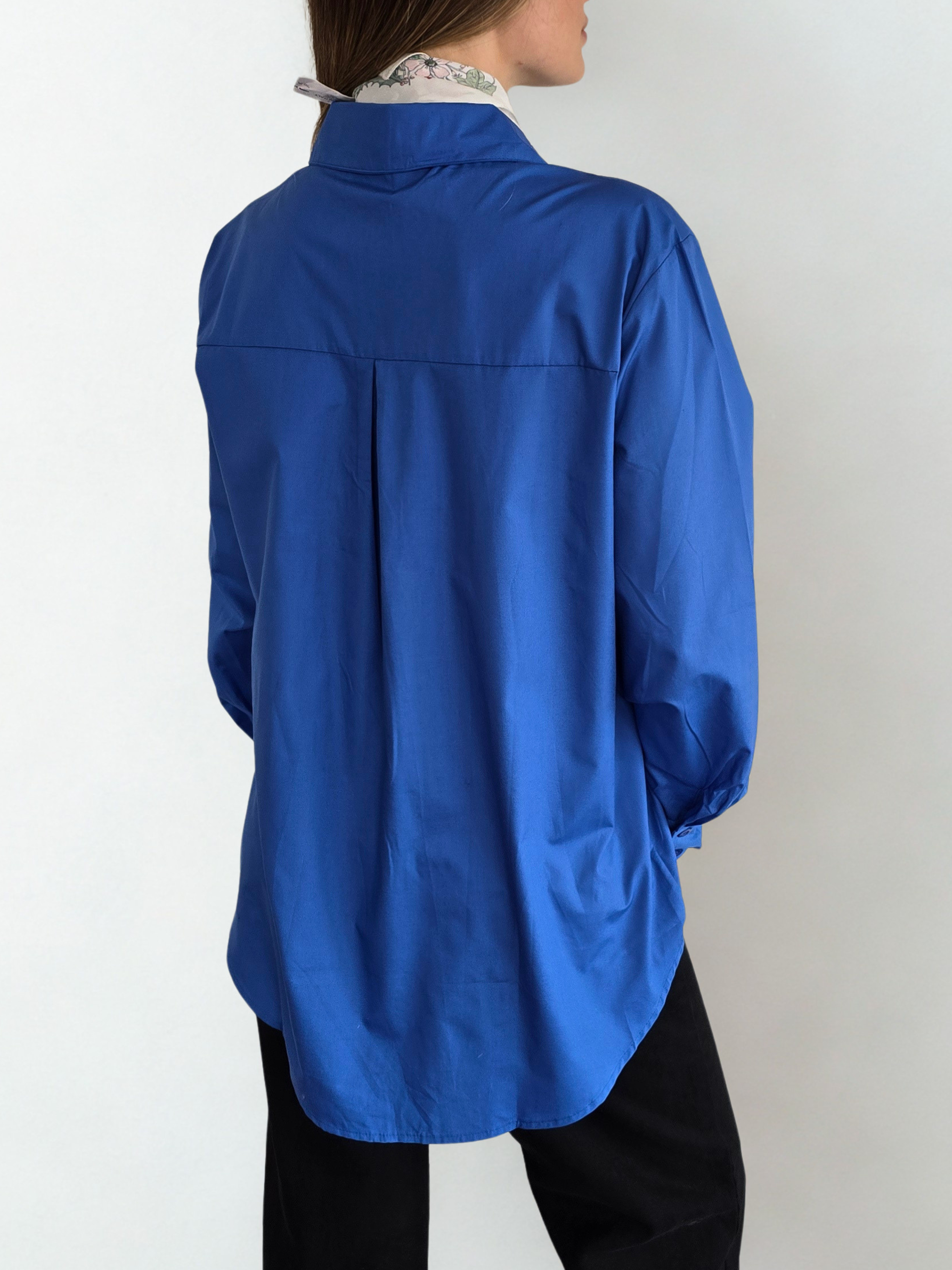 Blusa Básica, color Azul Rey
