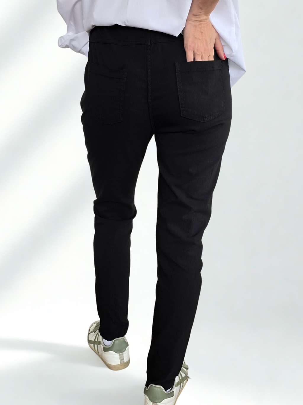 Pantalón Jogger Italiano, color Negro
