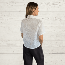 Cargar imagen en el visor de la galería, Blusa bordada, color Blanco
