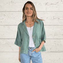 Cargar imagen en el visor de la galería, Chaqueta de Lino Italiano dos botones, color Verde

