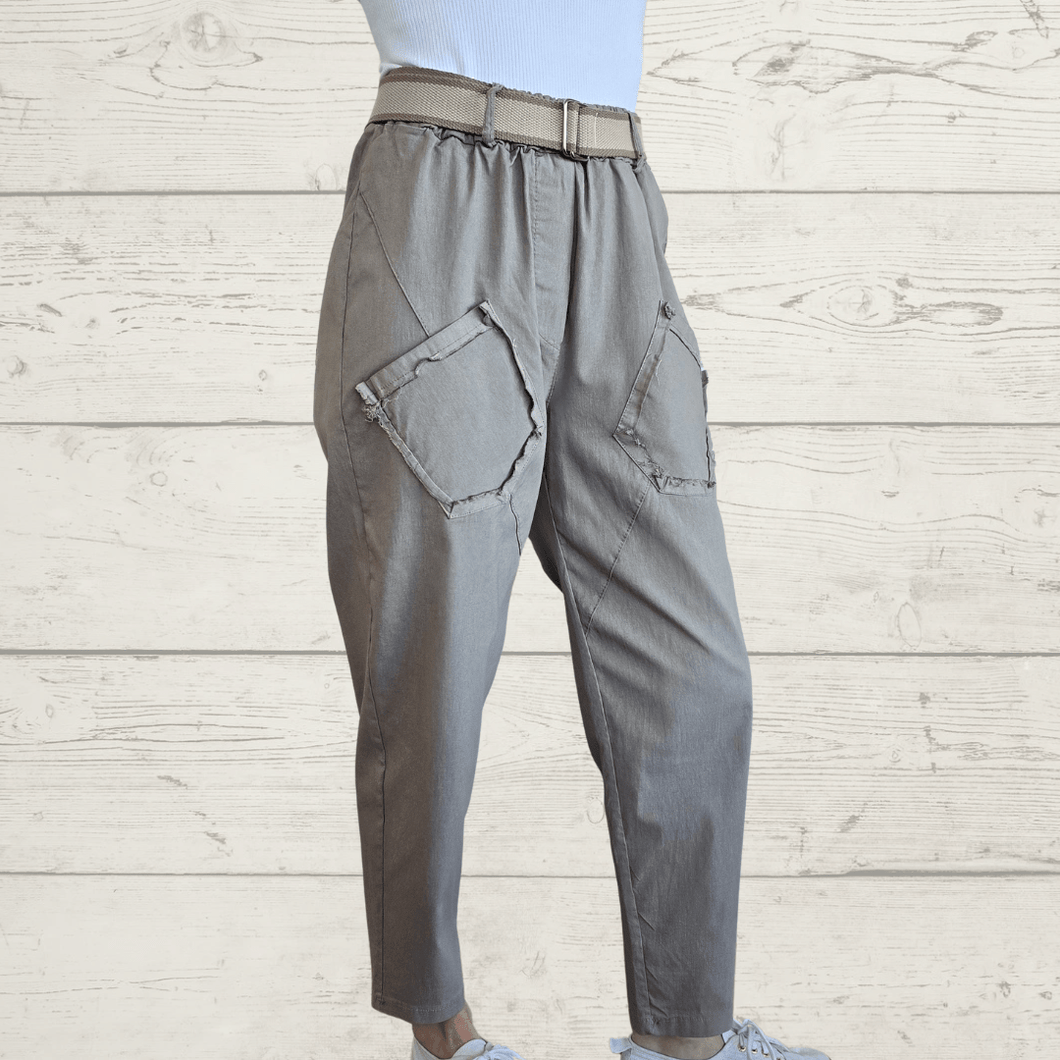 Pantalón Jogger Italiano dos bolsillos desflecados, color Taupe