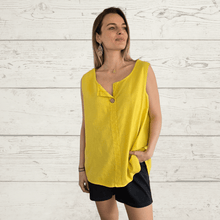 Cargar imagen en el visor de la galería, Blusa Italiana un botón , color oro
