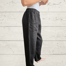 Cargar imagen en el visor de la galería, Pantalón de Lino Italiano dos bolsillos, color Negro
