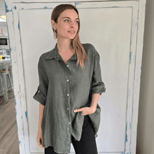 Cargar imagen en el visor de la galería, Blusa Italiana 100% Lino, color Verde Musgo
