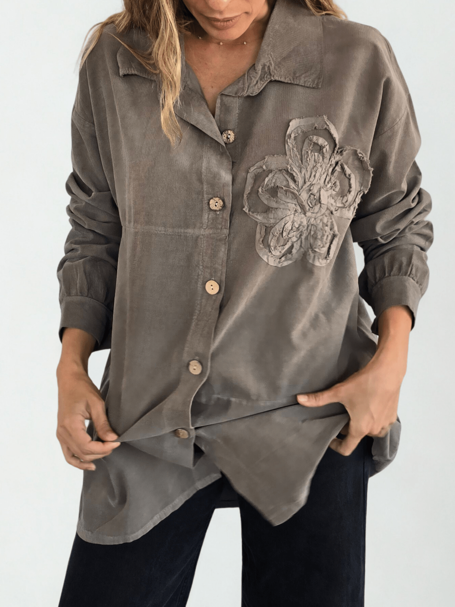 Blusa Italiana Cotelé mil rayas Flor, color Taupe