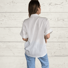 Cargar imagen en el visor de la galería, Blusa básica escote en V, color Blanco
