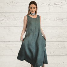 Cargar imagen en el visor de la galería, Vestido de Lino Italiano basta desflecada, color Verde Musgo
