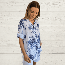 Cargar imagen en el visor de la galería, Blusa Italiana Nápoles, fondo Blanco
