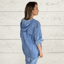 Cargar imagen en el visor de la galería, Chaqueta bordada, color Celeste
