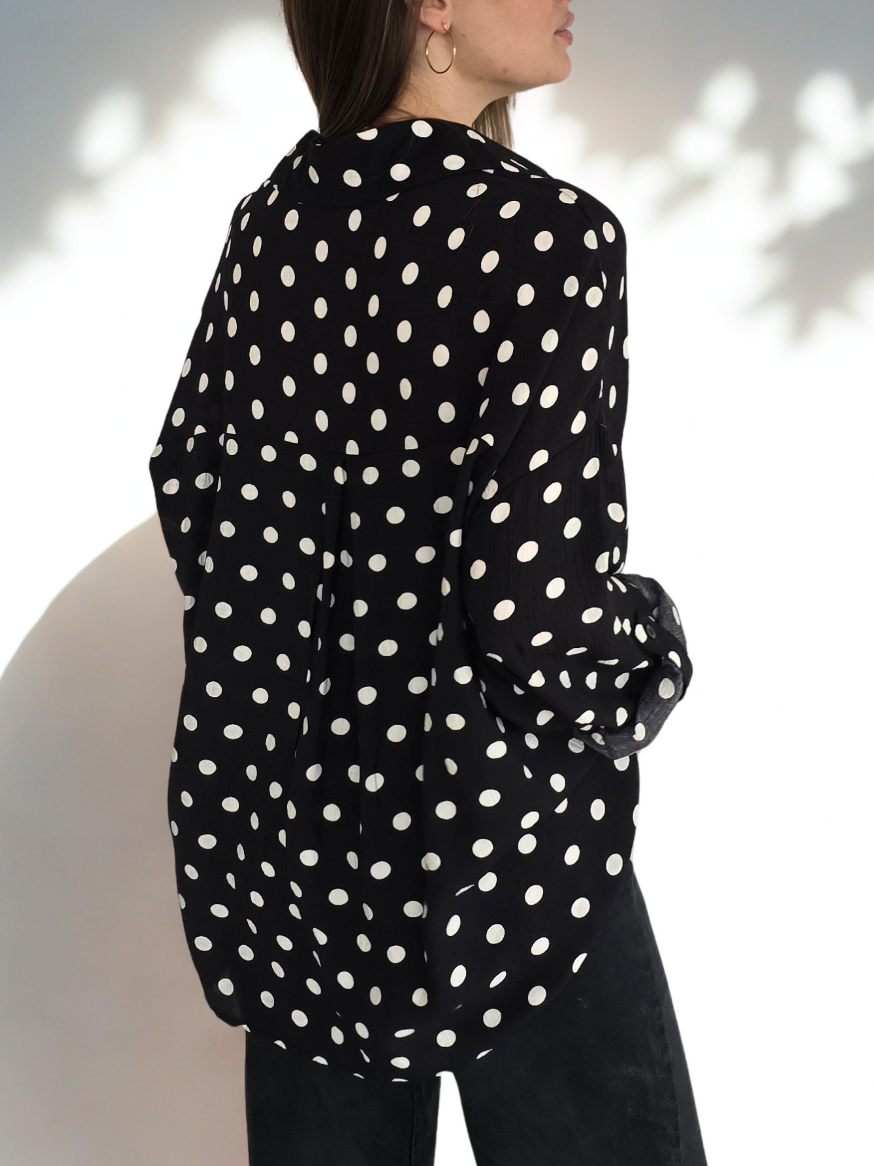 Blusa Lunares, color Negro