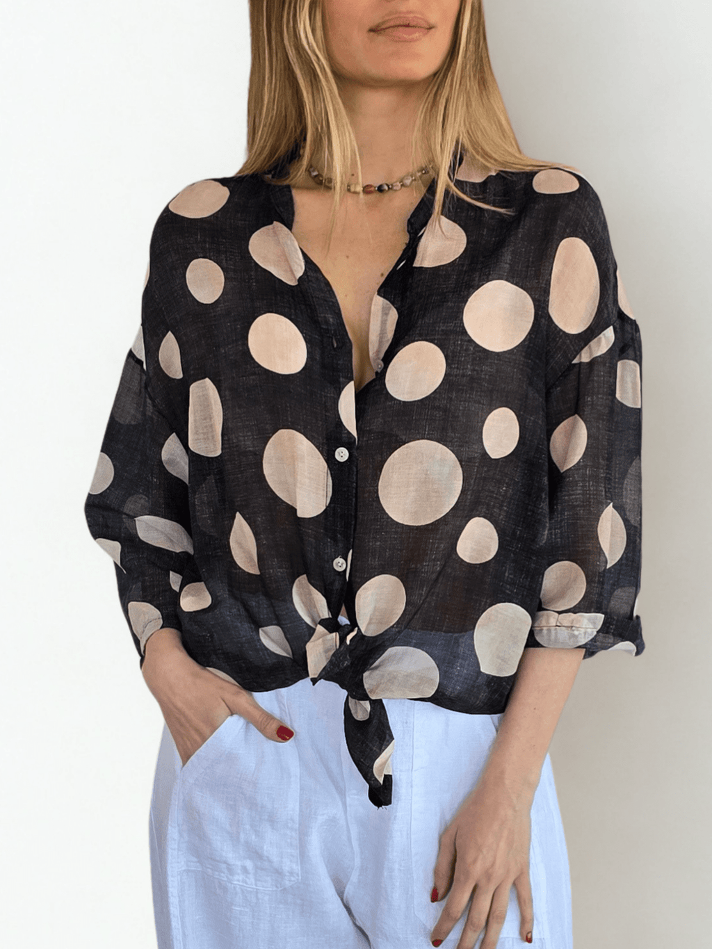 Blusa Italiana Lunares, fondo Negro