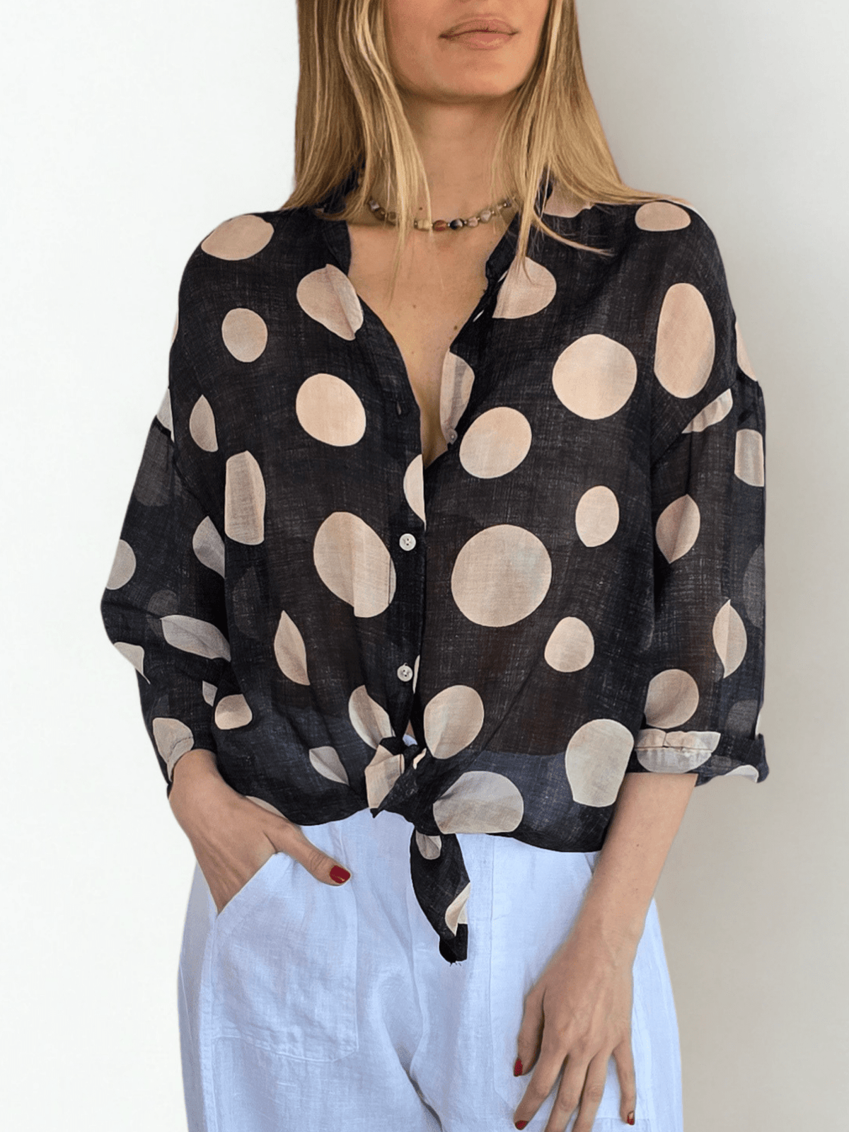 Blusa Italiana Lunares, fondo Negro